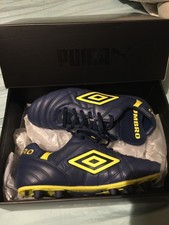 Stivali tacchetti calcio Umbro